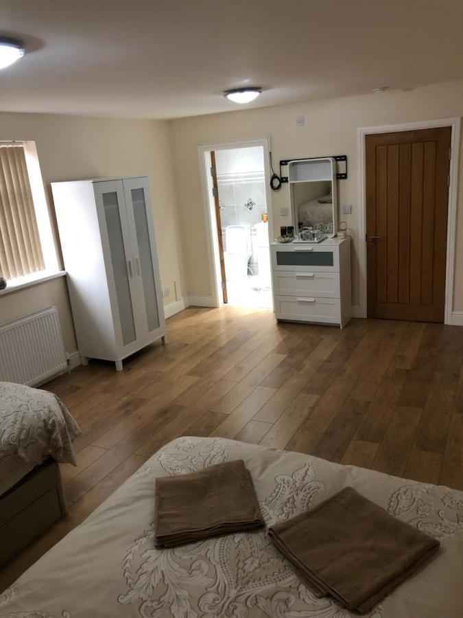 Big Room Rusholme With Tv And Private Bathroom-Parking&Wifi แมนเชสเตอร์ ภายนอก รูปภาพ