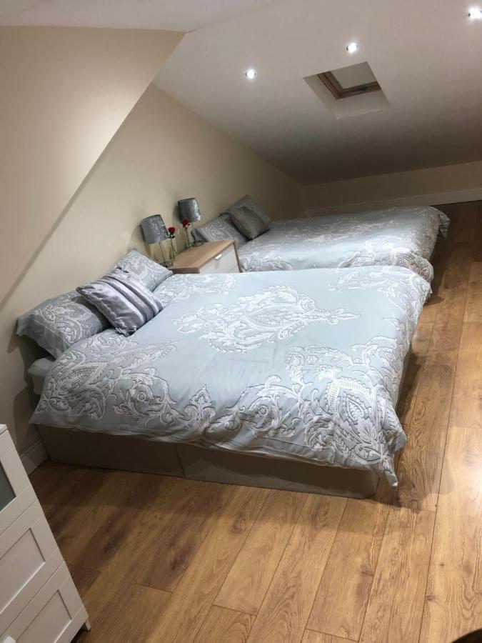 Big Room Rusholme With Tv And Private Bathroom-Parking&Wifi แมนเชสเตอร์ ภายนอก รูปภาพ