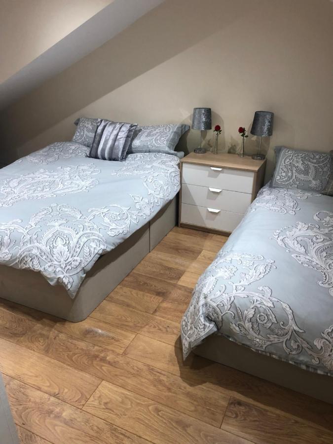 Big Room Rusholme With Tv And Private Bathroom-Parking&Wifi แมนเชสเตอร์ ภายนอก รูปภาพ