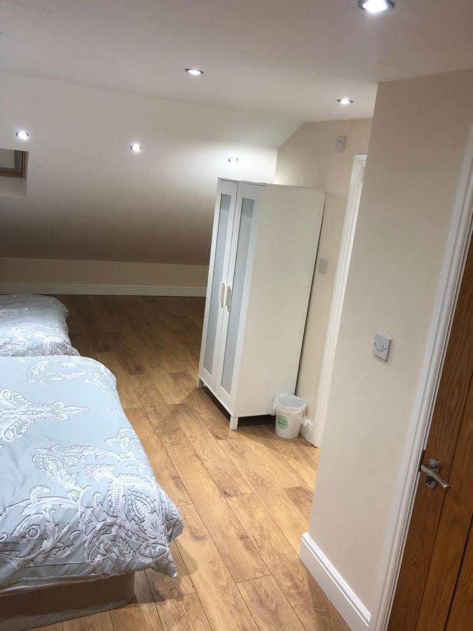 Big Room Rusholme With Tv And Private Bathroom-Parking&Wifi แมนเชสเตอร์ ภายนอก รูปภาพ
