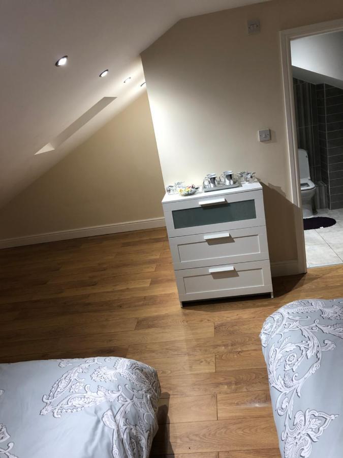 Big Room Rusholme With Tv And Private Bathroom-Parking&Wifi แมนเชสเตอร์ ภายนอก รูปภาพ
