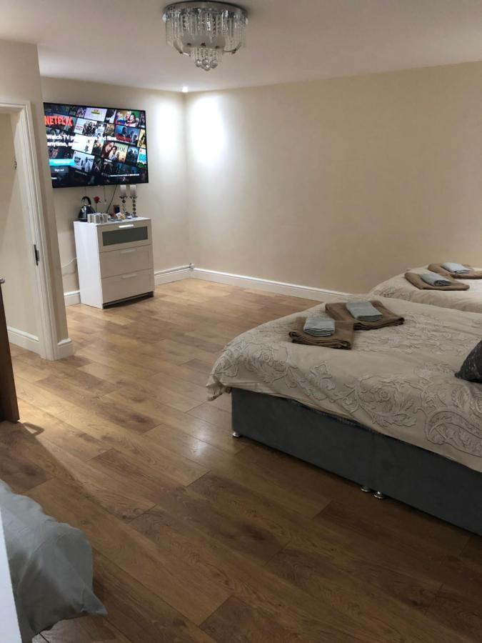 Big Room Rusholme With Tv And Private Bathroom-Parking&Wifi แมนเชสเตอร์ ภายนอก รูปภาพ