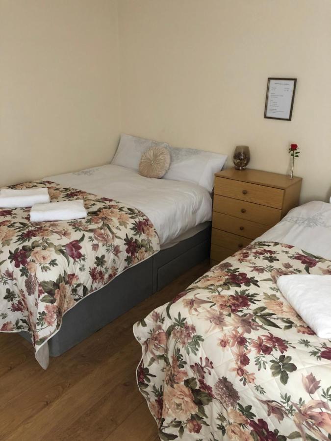 Big Room Rusholme With Tv And Private Bathroom-Parking&Wifi แมนเชสเตอร์ ภายนอก รูปภาพ