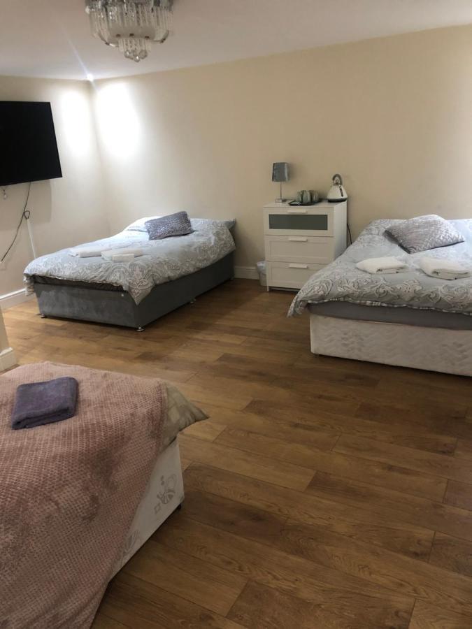 Big Room Rusholme With Tv And Private Bathroom-Parking&Wifi แมนเชสเตอร์ ภายนอก รูปภาพ
