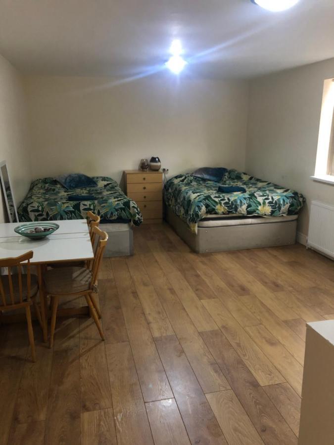 Big Room Rusholme With Tv And Private Bathroom-Parking&Wifi แมนเชสเตอร์ ภายนอก รูปภาพ