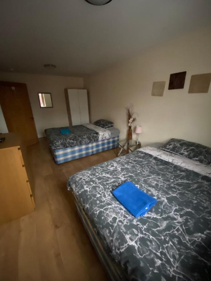 Big Room Rusholme With Tv And Private Bathroom-Parking&Wifi แมนเชสเตอร์ ภายนอก รูปภาพ